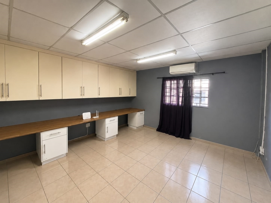 To Let Commercial Property for Rent in Kathu Northern Cape